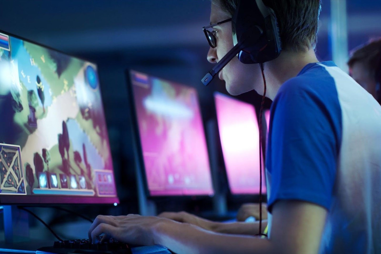 Pro Tips for Improving Your Online Gaming Performance